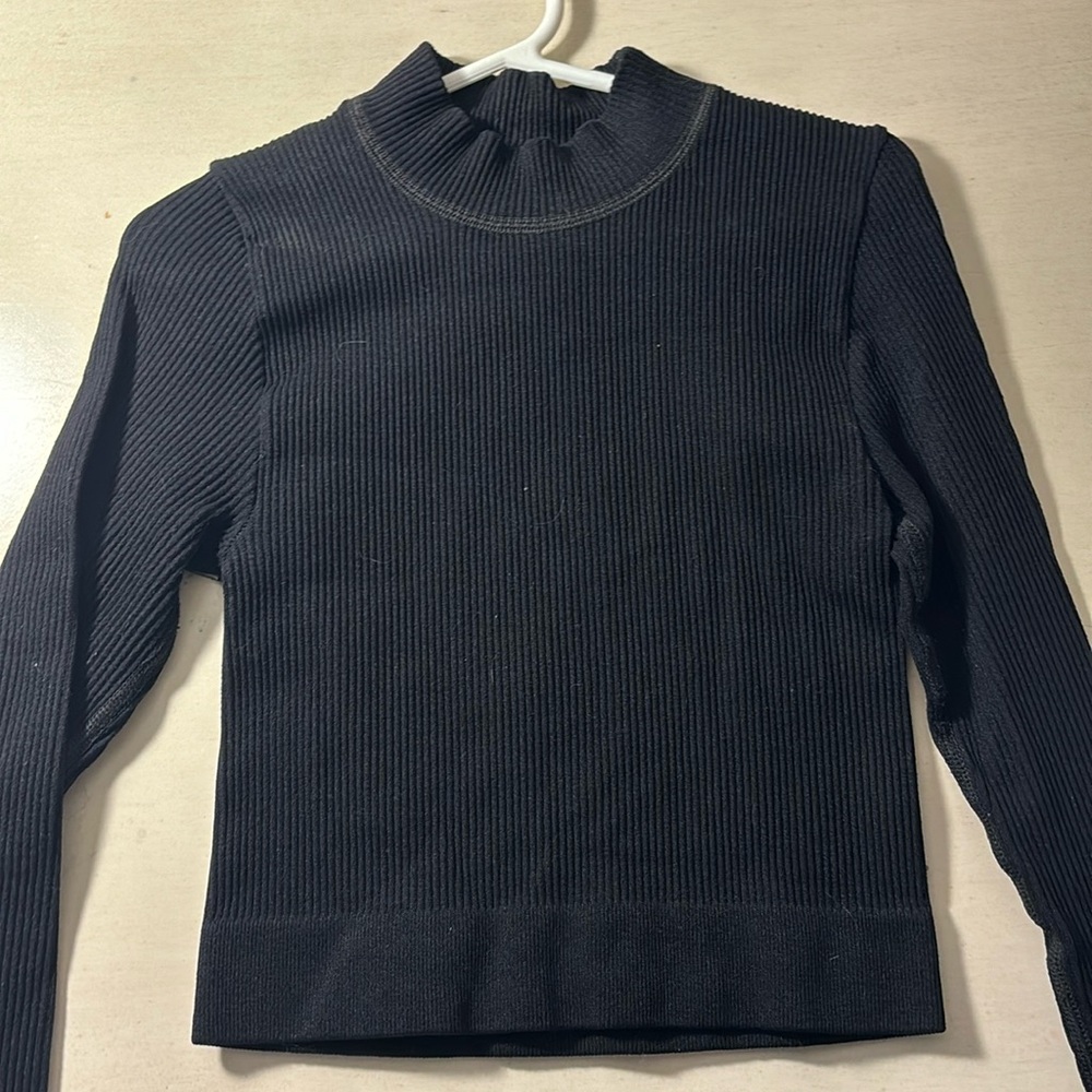 urban outfitters black long sleeve turtleneck